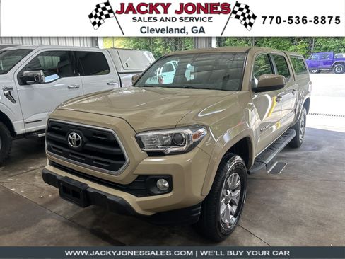 Used 2017 Toyota Tacoma SR5 w/ Tow Package RWD image 1