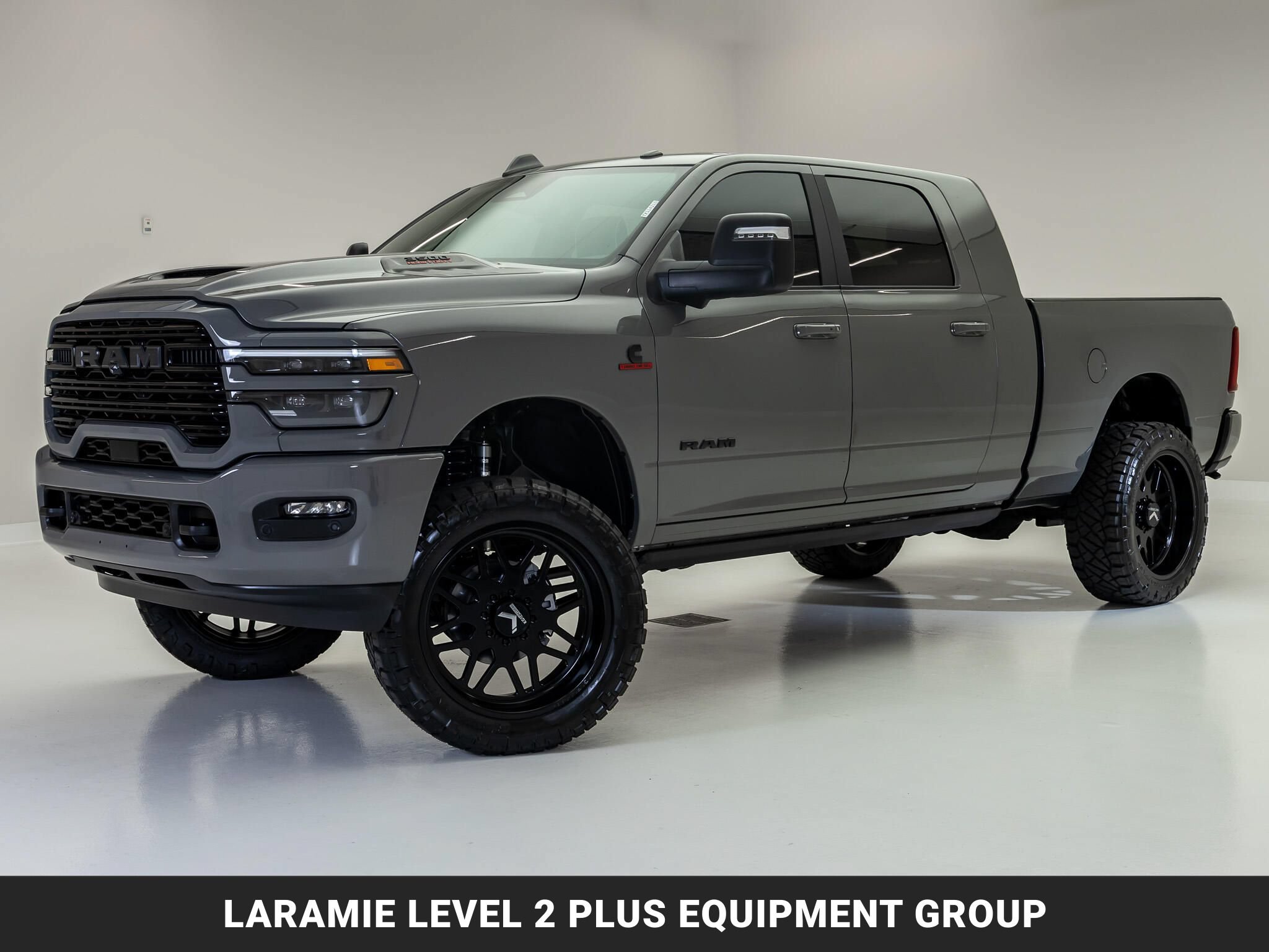 Used 2026 RAM 3500 Laramie AWD/4WD image 5