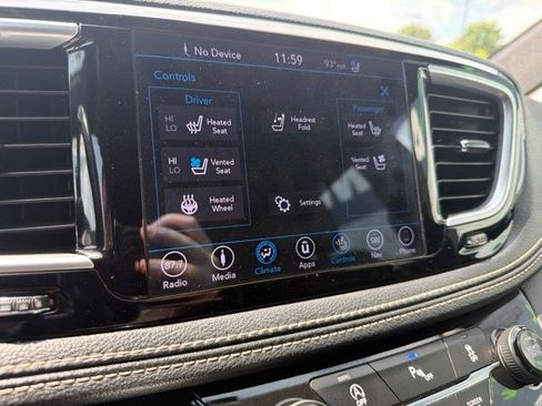 Used 2018 Chrysler Pacifica Limited w/ S Appearance Package FWD image 33