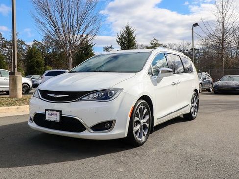 Used 2020 Chrysler Pacifica Limited w/ Tire & Wheel Group image 12