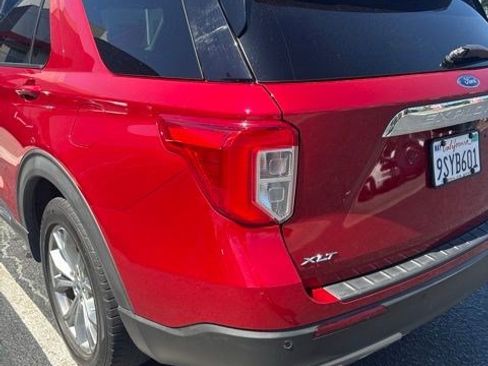 Used 2022 Ford Explorer XLT w/ Equipment Group 202A RWD image 2
