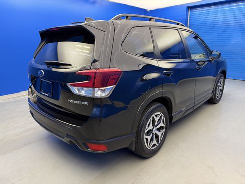 Certified 2024 Subaru Forester Premium AWD/4WD image 7