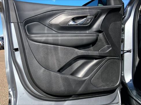 Used 2024 GMC Terrain SLE image 21