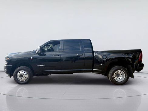 Used 2025 RAM 3500 Laramie w/ Sport Appearance Package AWD/4WD image 6