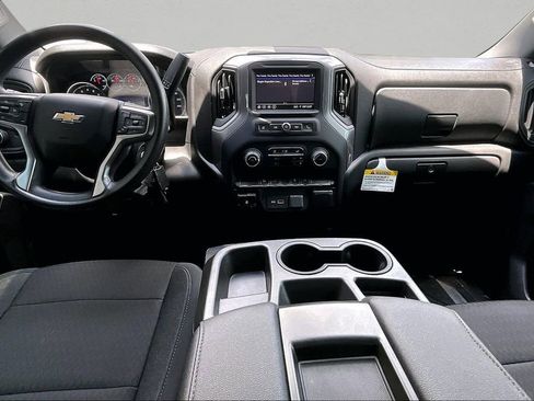 Used 2022 Chevrolet Silverado 2500 Custom w/ Custom Convenience Package AWD/4WD image 9