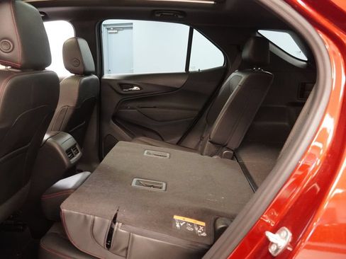 Certified 2023 Chevrolet Equinox RS FWD image 30
