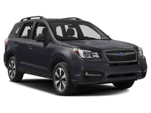Used 2018 Subaru Forester 2.5i Premium w/ All-Weather Package AWD/4WD image 9