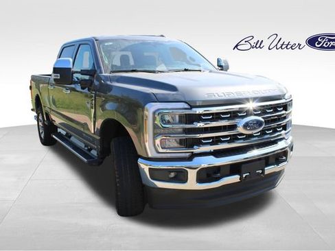 New 2026 Ford F250 Lariat w/ Chrome Package image 2