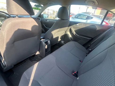 Used 2013 Volkswagen Jetta S image 9
