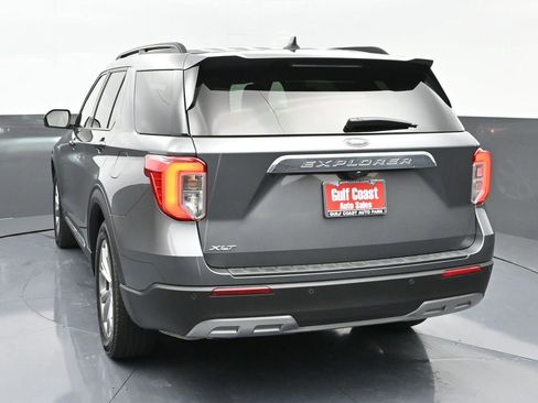 Used 2023 Ford Explorer XLT w/ Equipment Group 202A image 4