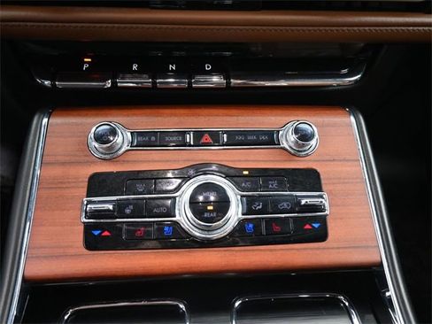 Used 2021 Lincoln Aviator Reserve w/ Equipment Group 208A image 9