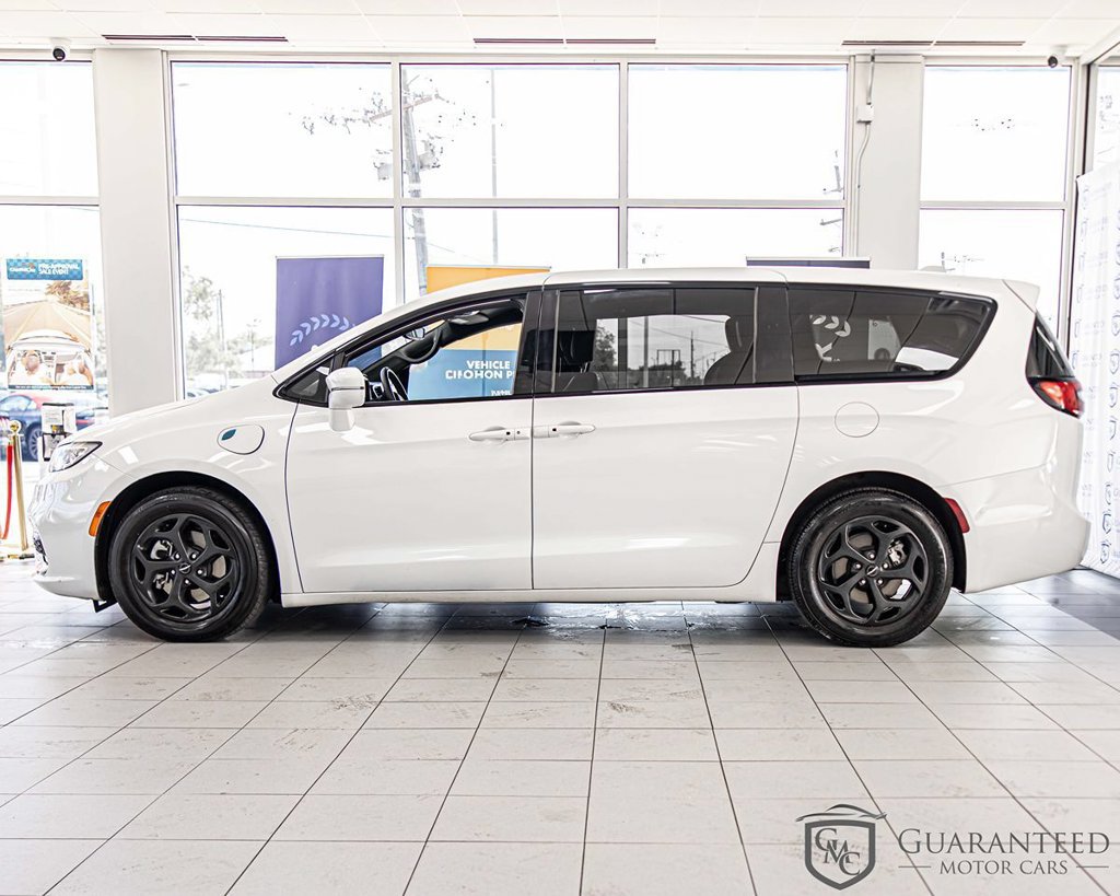Used 2022 Chrysler Pacifica Touring-L w/ S Appearance Package FWD image 6