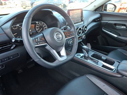 Used 2021 Nissan Sentra SR w/ SR Premium Package image 17