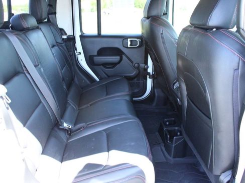 Used 2023 Jeep Gladiator Sport AWD/4WD image 17