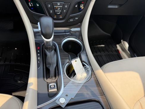 Used 2019 Buick Envision Essence FWD image 27