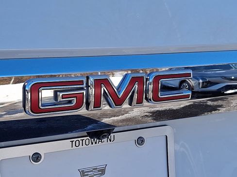 Used 2022 GMC Yukon SLT w/ SLT Premium Package image 30