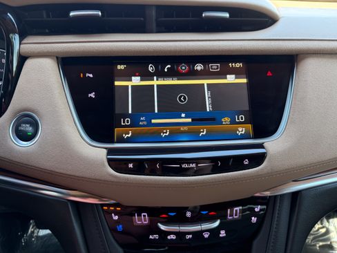 Used 2018 Cadillac XT5 Platinum w/ Driver Assist Package AWD/4WD image 21