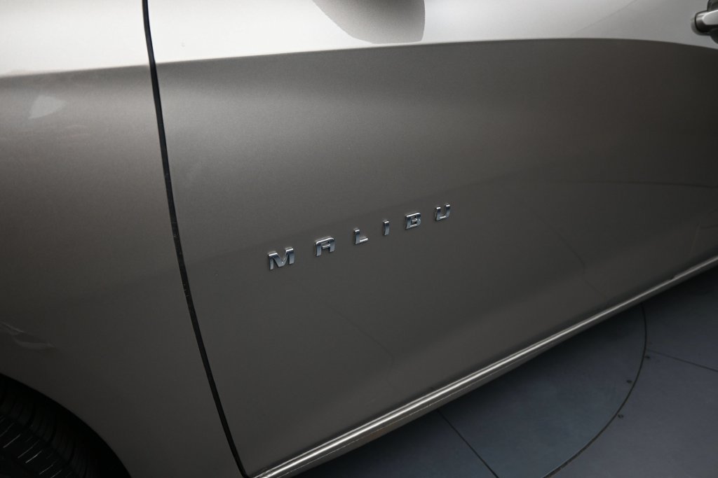Used 2022 Chevrolet Malibu LT FWD image 14