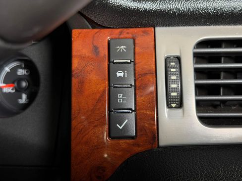 Used 2012 Chevrolet Tahoe LT AWD/4WD image 24
