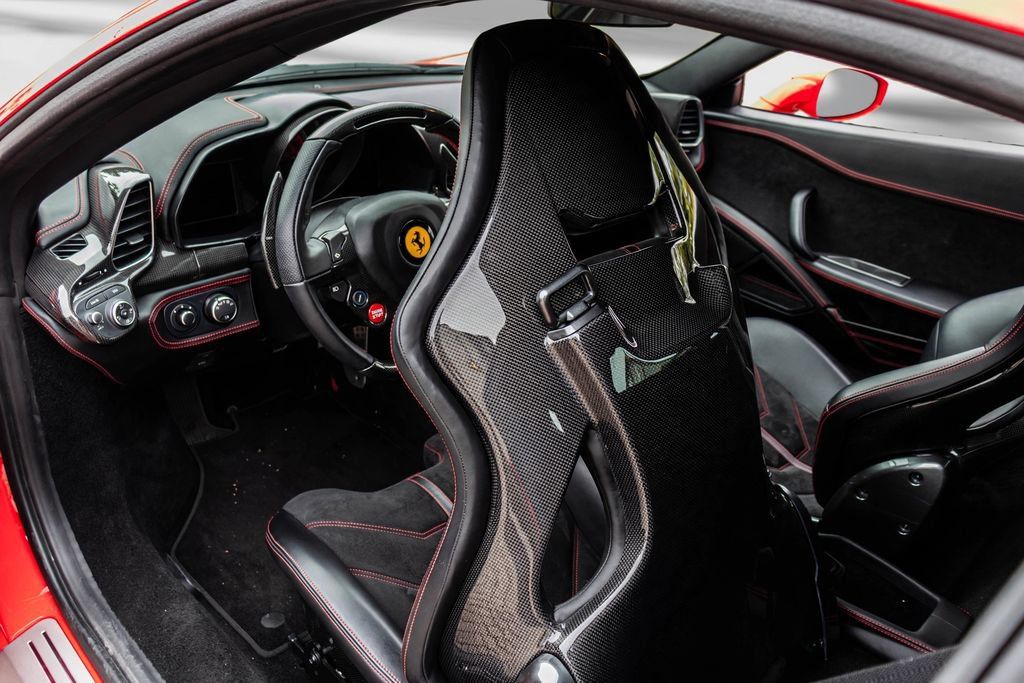 Used 2015 Ferrari 458 Italia Coupe RWD image 37