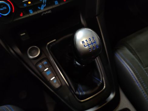 Used 2017 Ford Focus RS image 29