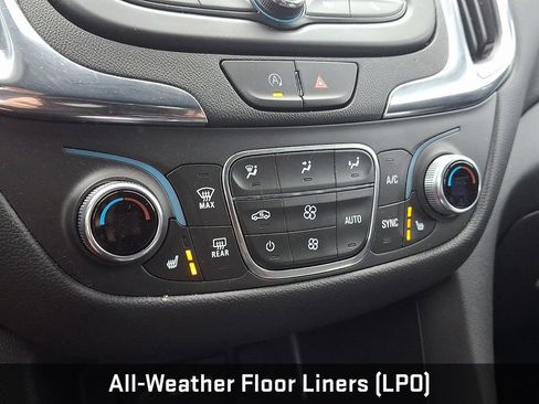 Used 2022 Chevrolet Equinox LT AWD/4WD image 17