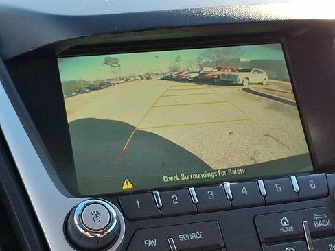 Used 2017 Chevrolet Equinox LT image 18