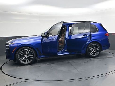 Used 2023 BMW X7 M60i w/ Executive Package image 38