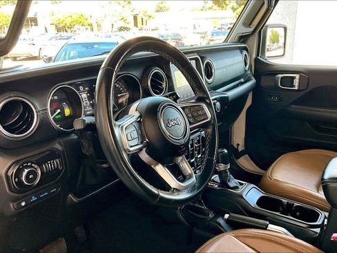 Used 2021 Jeep Wrangler Unlimited Sahara w/ Safety Group AWD/4WD image 17