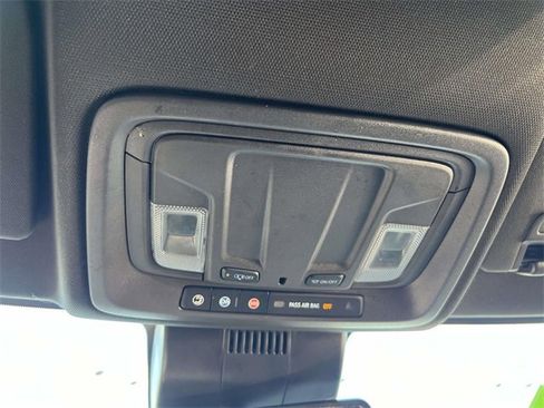 Used 2022 GMC Sierra 1500 SLT image 35