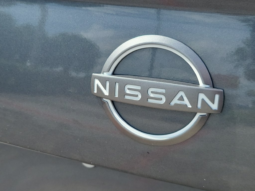 Used 2025 Nissan Versa SV FWD image 6
