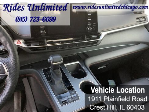 Used 2024 Toyota Sienna XSE w/ XSE Plus Package AWD/4WD image 17