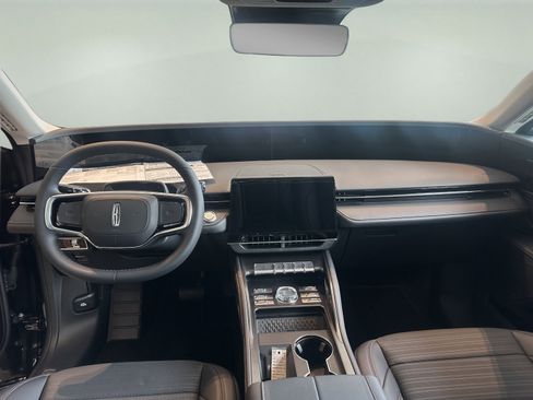 New 2026 Lincoln Nautilus Reserve w/ Jet Appearance Package AWD/4WD image 11