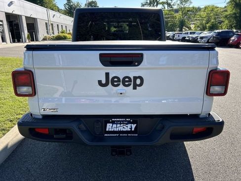 Used 2022 Jeep Gladiator Sport AWD/4WD image 25