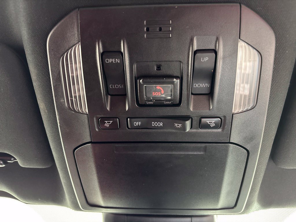 Used 2021 Toyota Highlander XSE FWD image 20