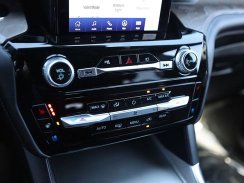 Used 2022 Ford Explorer Platinum w/ Equipment Group 601A image 31