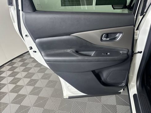 Used 2020 Nissan Murano SL w/ Moonroof Package FWD image 22