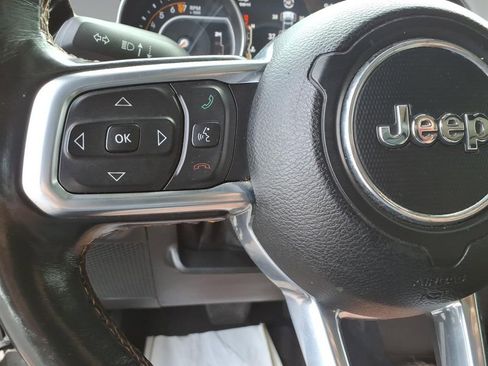 Used 2022 Jeep Gladiator Overland AWD/4WD image 19