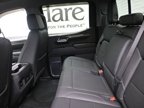 Used 2024 Chevrolet Silverado 1500 LT Trail Boss w/ Convenience Package II AWD/4WD image 22