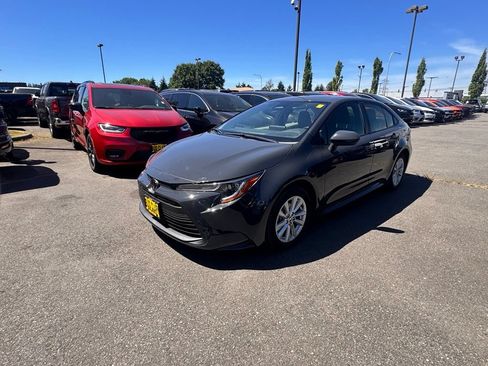 Used 2024 Toyota Corolla LE w/ LE Convenience Package FWD image 7