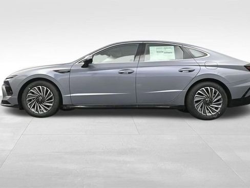 Used 2025 Hyundai Sonata Limited image 35