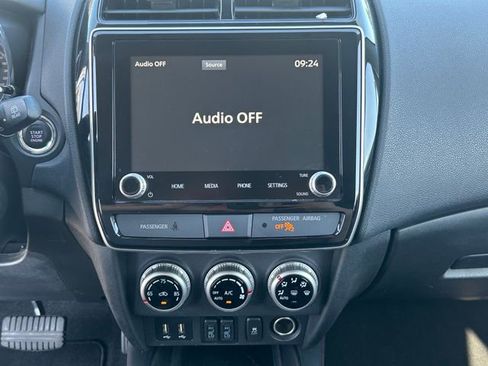 Used 2024 Mitsubishi Outlander Sport SE image 15