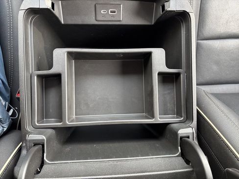 Used 2022 GMC Yukon XL SLT image 37