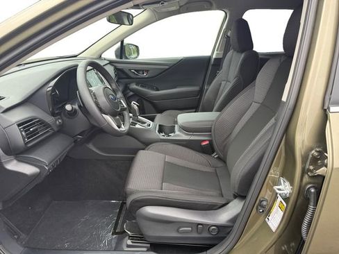 Used 2025 Subaru Outback Premium AWD/4WD image 9