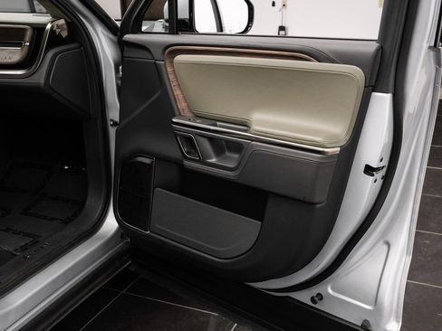 Used 2022 Rivian R1T Launch Edition image 49