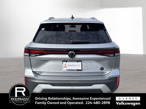 New 2026 Volkswagen Tiguan SE AWD/4WD image 8