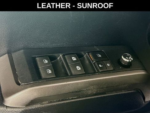 Used 2018 Toyota Tacoma TRD Sport AWD/4WD image 20