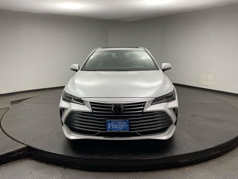 Used 2019 Toyota Avalon Limited w/ All Weather Liner Package FWD image 2