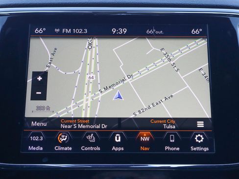 Used 2021 Jeep Grand Cherokee Laredo X image 11