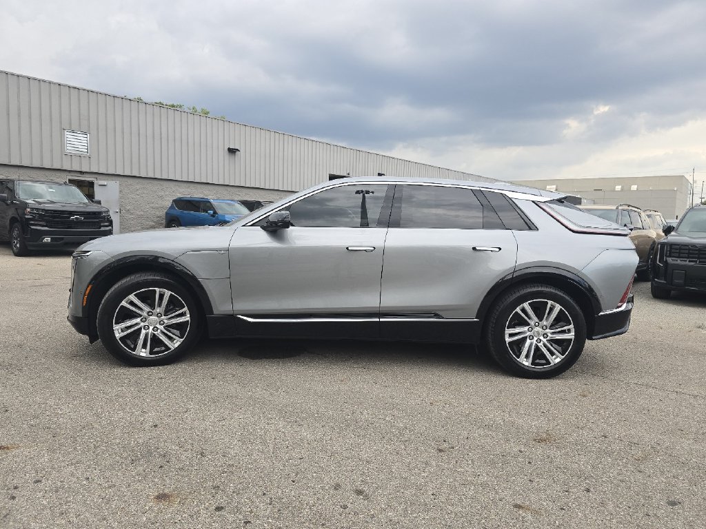 Used 2024 Cadillac Lyriq Tech w/ Driver Assist Package AWD/4WD image 13